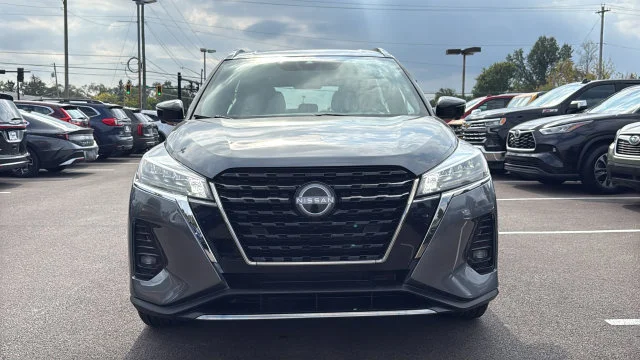Used 2022 Gray Nissan SR image 32