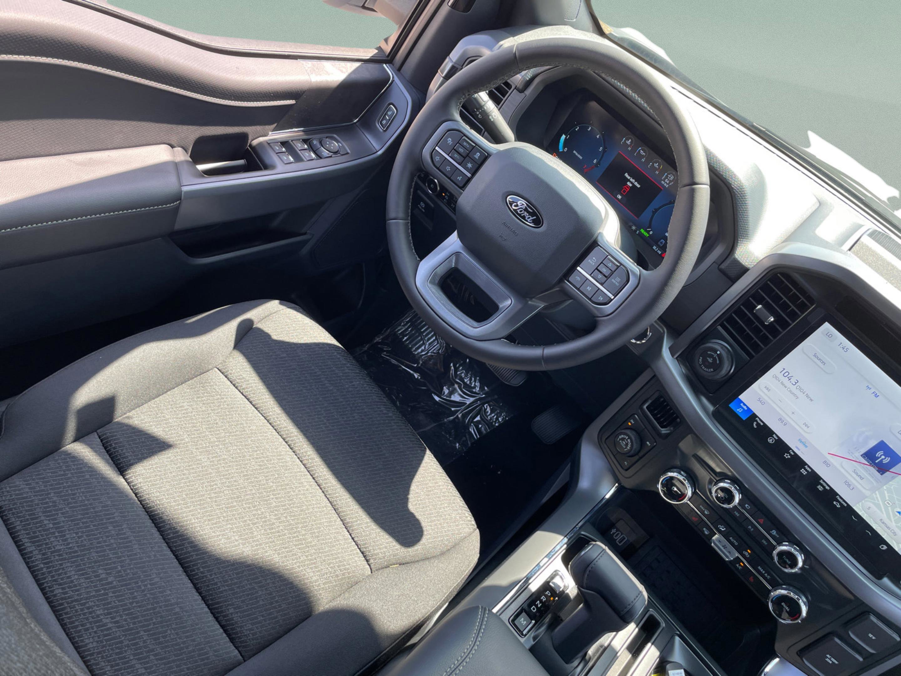 2025 Ford F-150 XLT - Photo 14