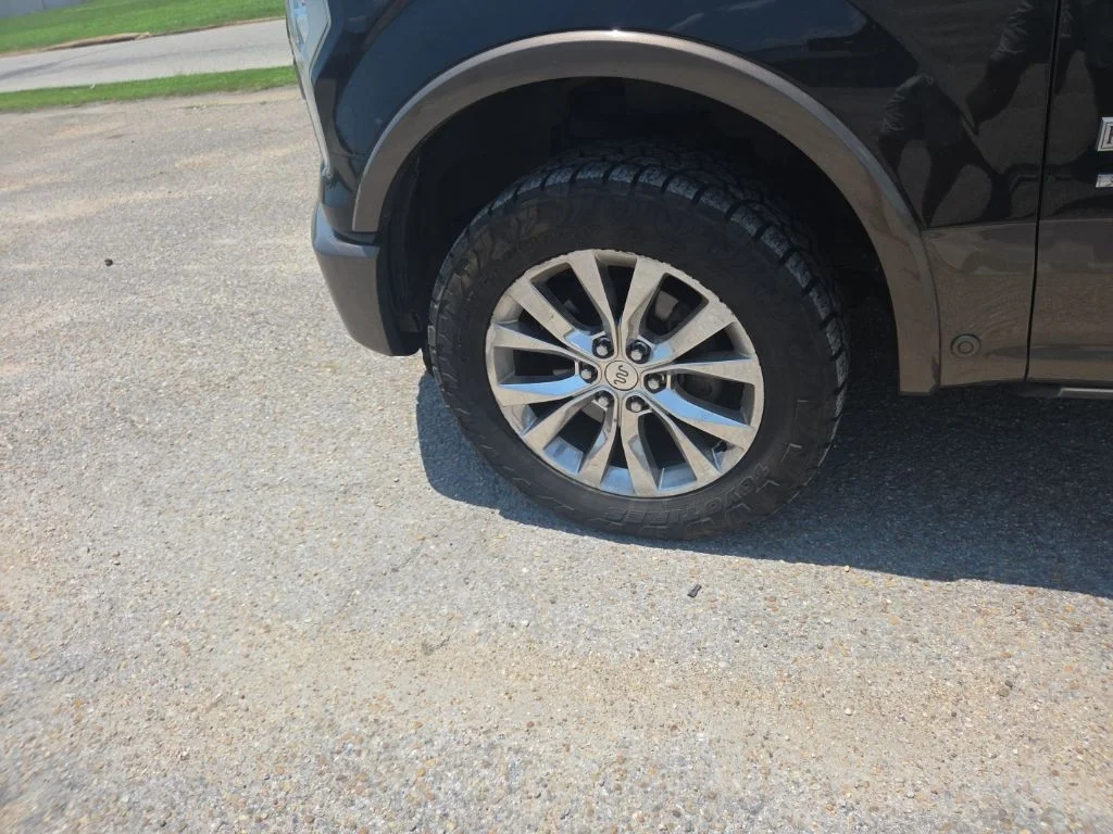 Used 2016 Black Ford King Ranch image 18
