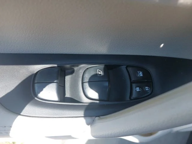 Used 2017 Black Nissan SL image 28