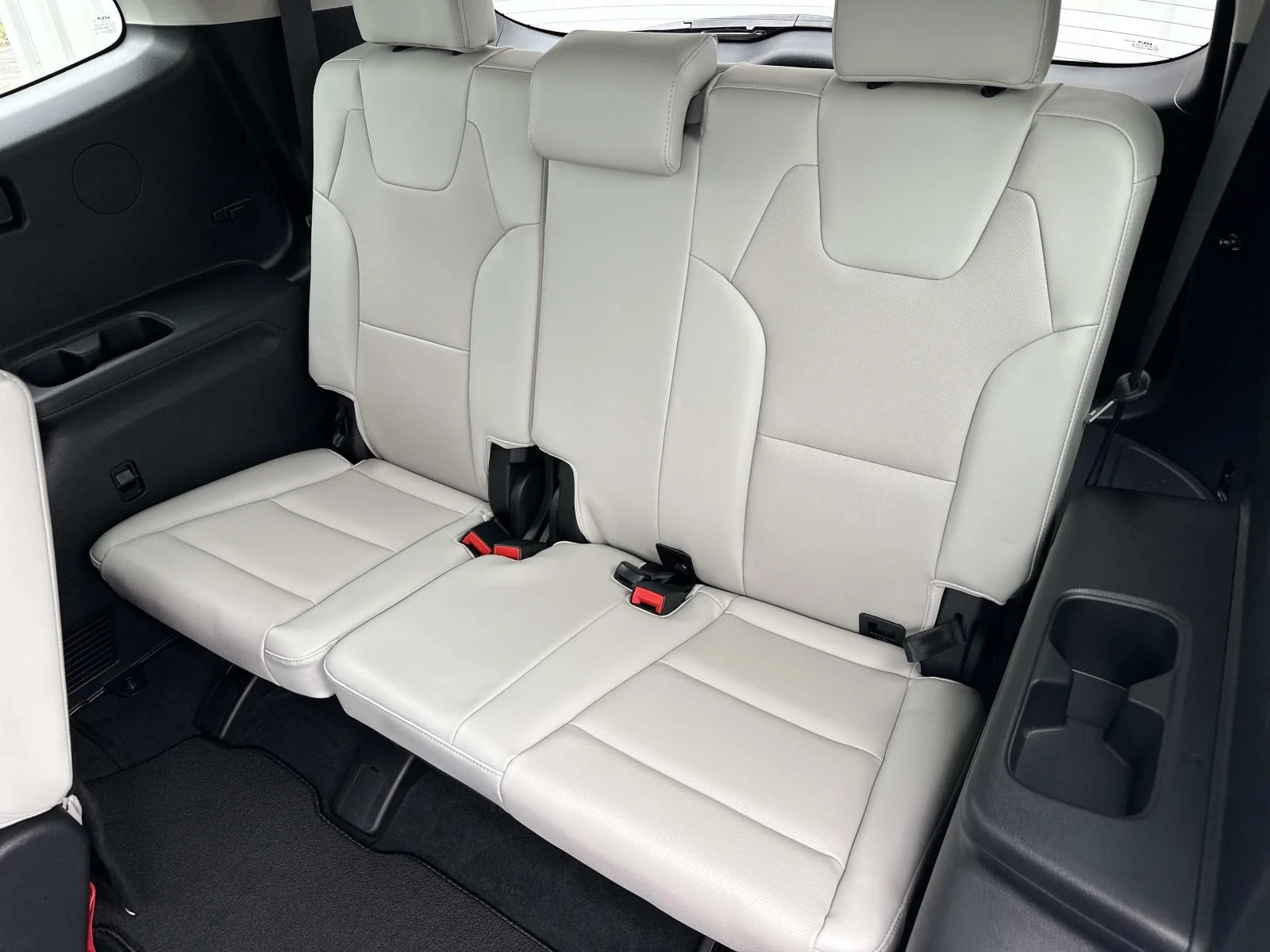 Used 2022 Gravity Grey Kia EX image 10
