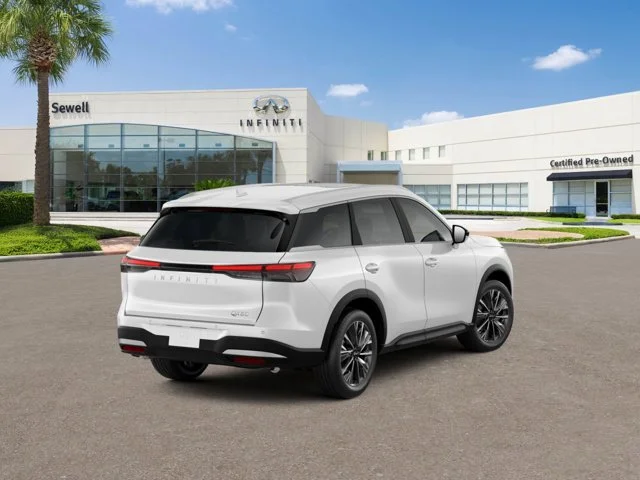 New 2027 RADIANT WHITE INFINITI Luxe FWD image 5