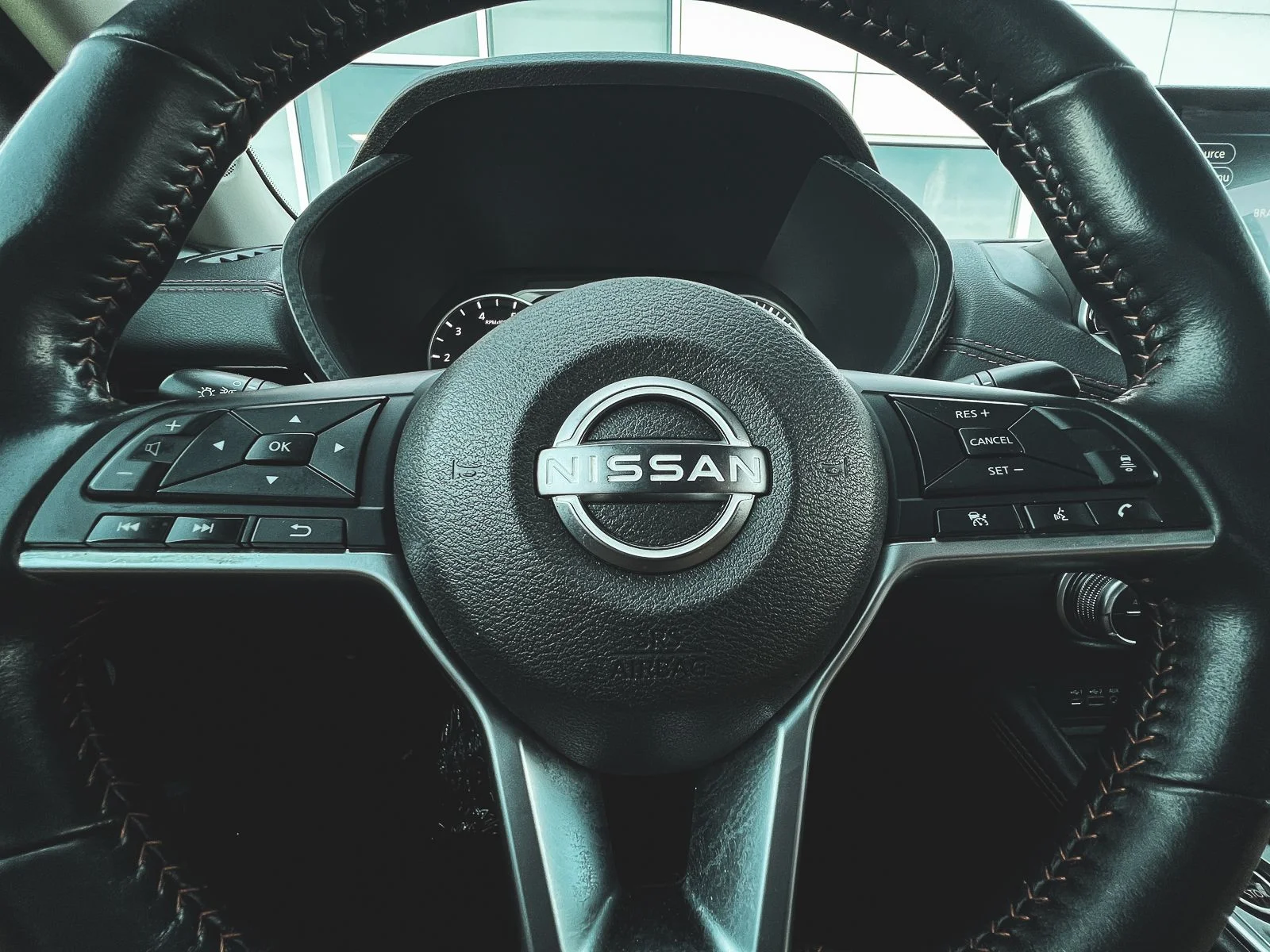 Used 2024 White Nissan SR image 28