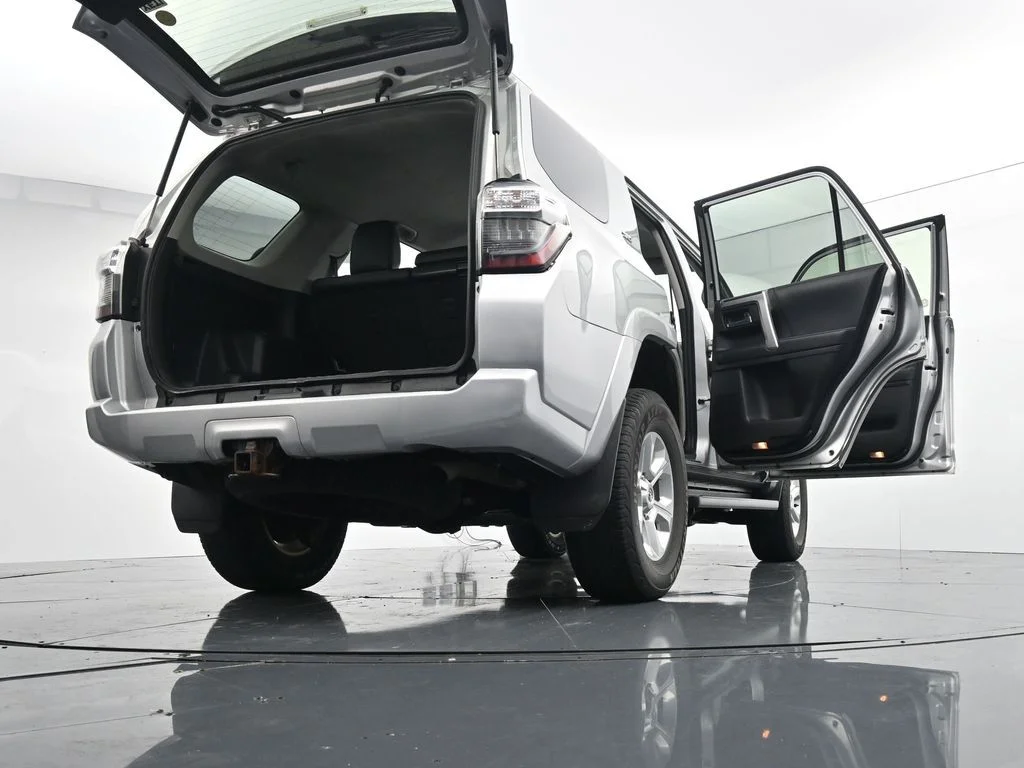Used 2022 Silver Toyota SR5 Premium image 30