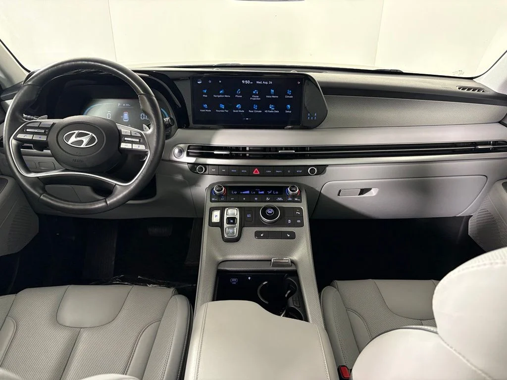 Used 2025 Black Hyundai SEL image 40