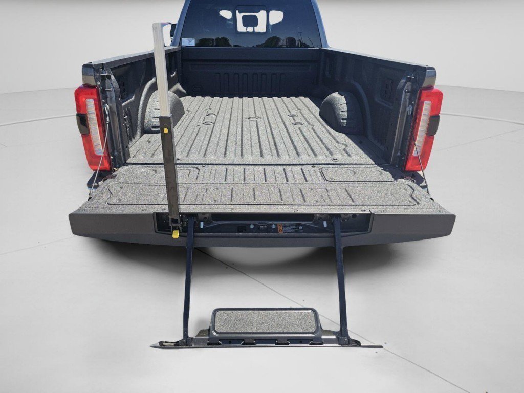 New 2026 Carbonized Gray Metallic Ford LARIAT image 29