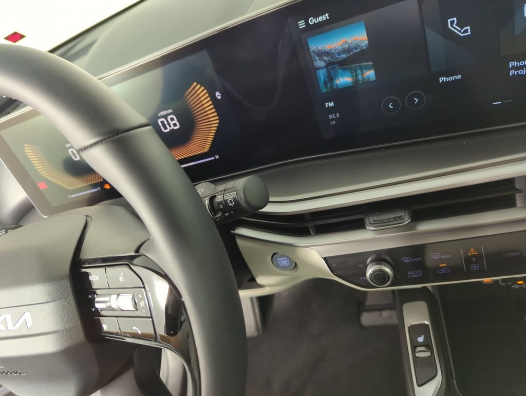 New 2026 Glacial White Pearl Kia S image 25