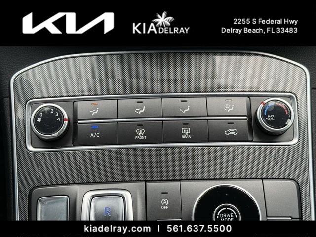 Used 2023 Silver Hyundai SE image 19