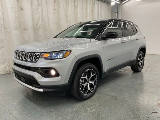 New 2026 Silver Zynith Metallic Clear-Coat Exterior Paint Jeep Limited image 4