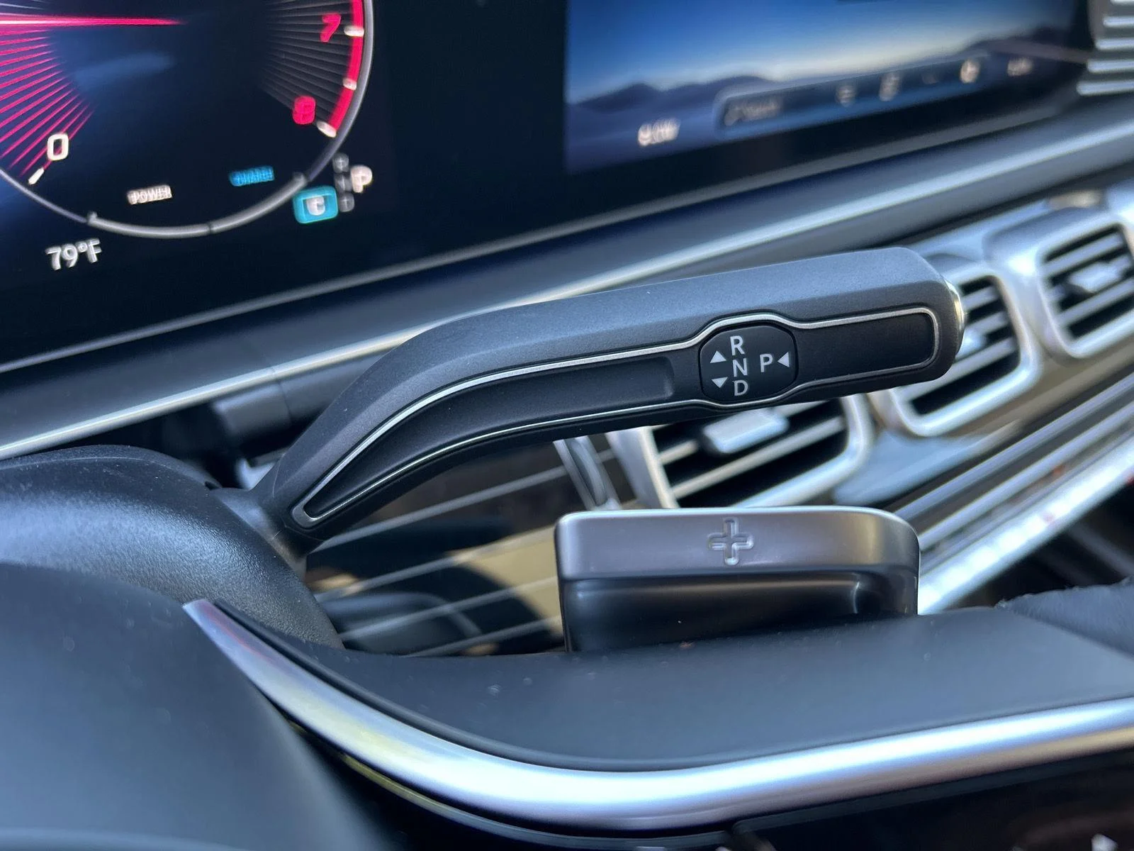 New 2026 MANUFAKTUR Moonlight White Metallic Mercedes-Benz GLE 350 image 19