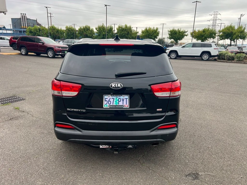 Used 2016 Black Kia LX image 5