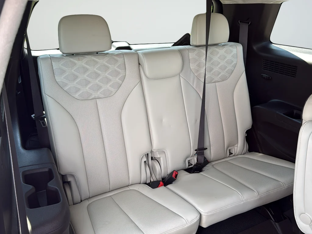 Used 2021 White Hyundai Calligraphy image 34