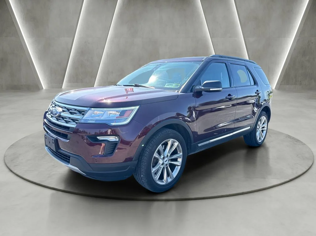 Used 2018 Red Ford XLT image 3