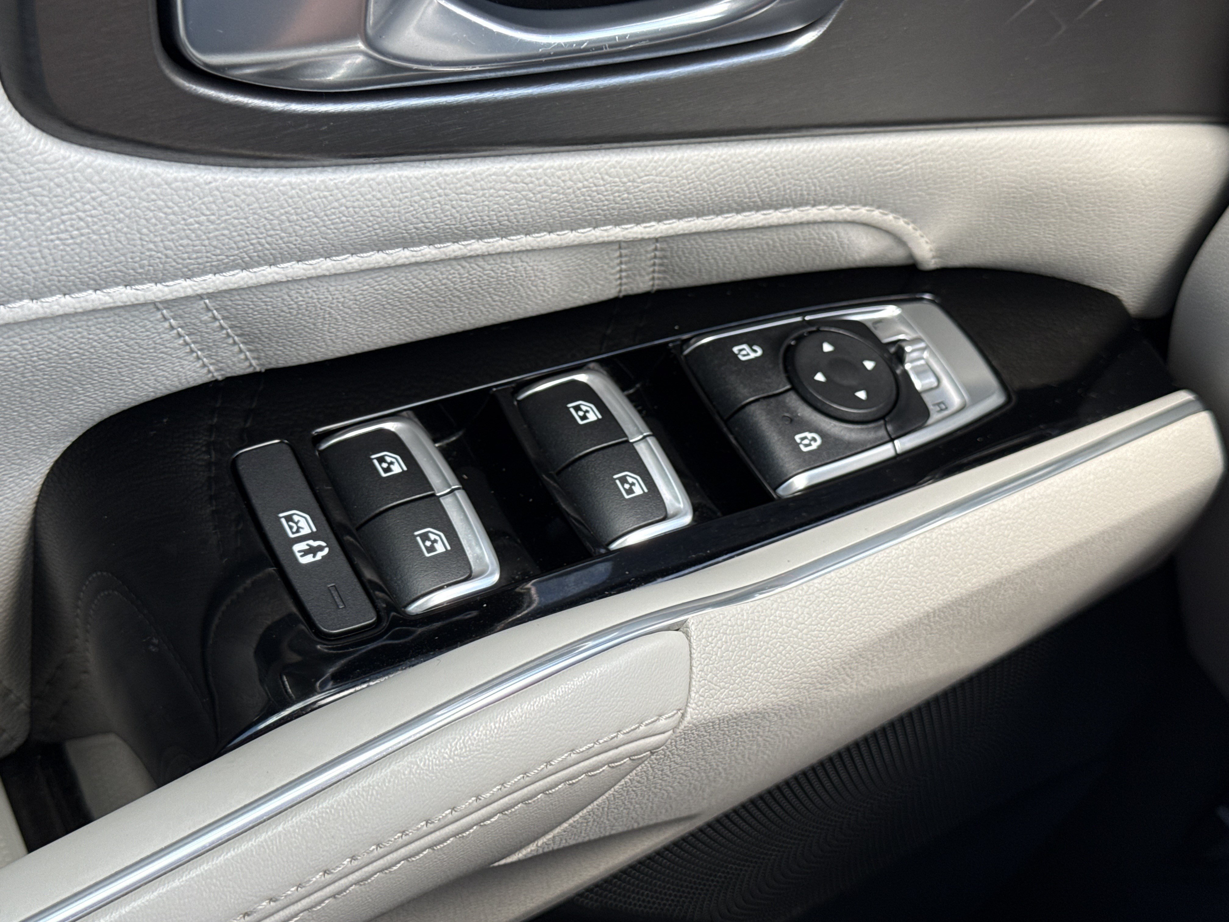 Used 2022 Glacial White Pearl Kia SX image 21