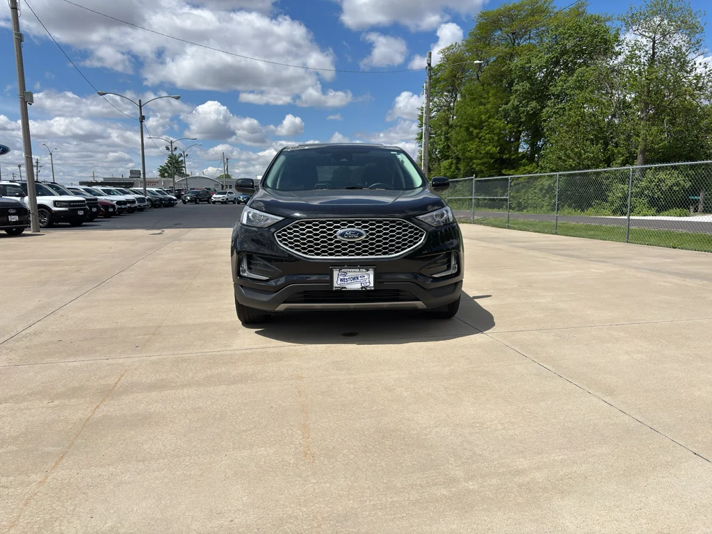 Used 2024 Agate Black Metallic Ford SEL image 6