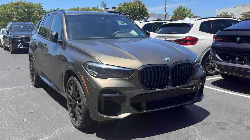 Used 2023 Manhattan Green Metallic BMW xDrive40i image 1