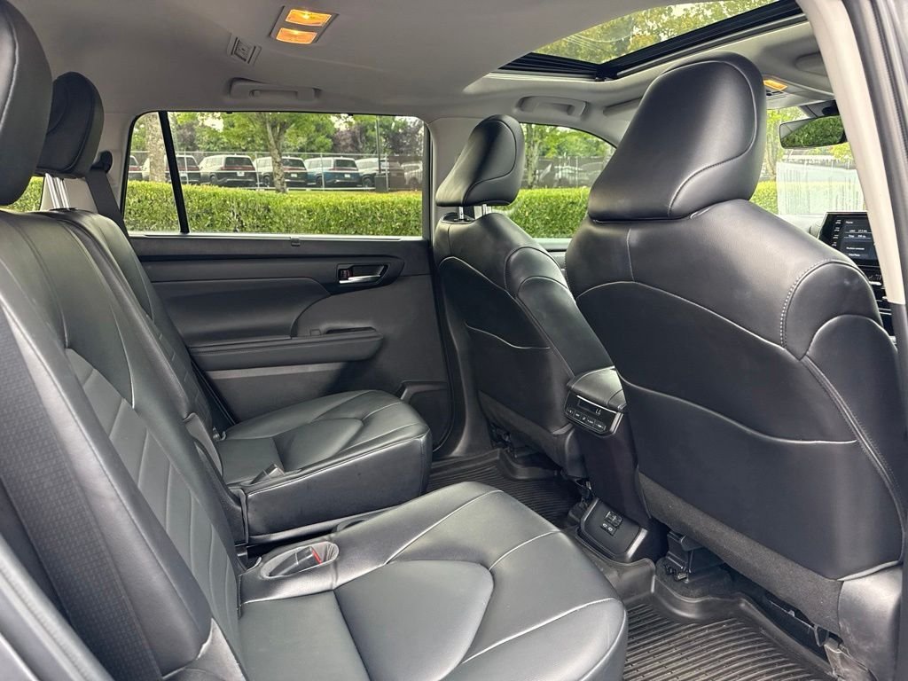Used 2022 Magnetic Gray Metallic Toyota XLE image 21