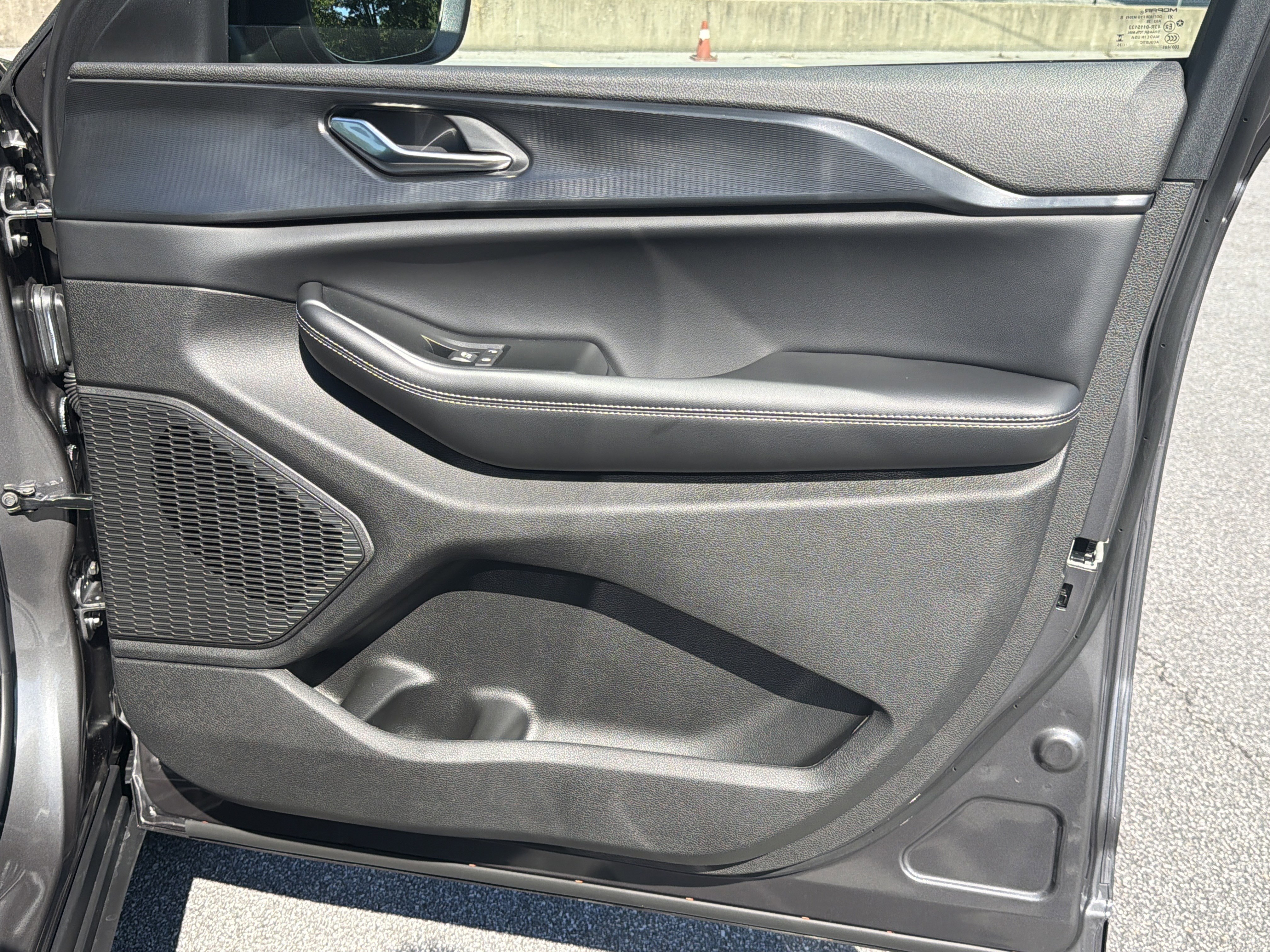 New 2026 Baltic Gray Metallic Clear-Coat Exterior Paint Jeep Laredo image 17