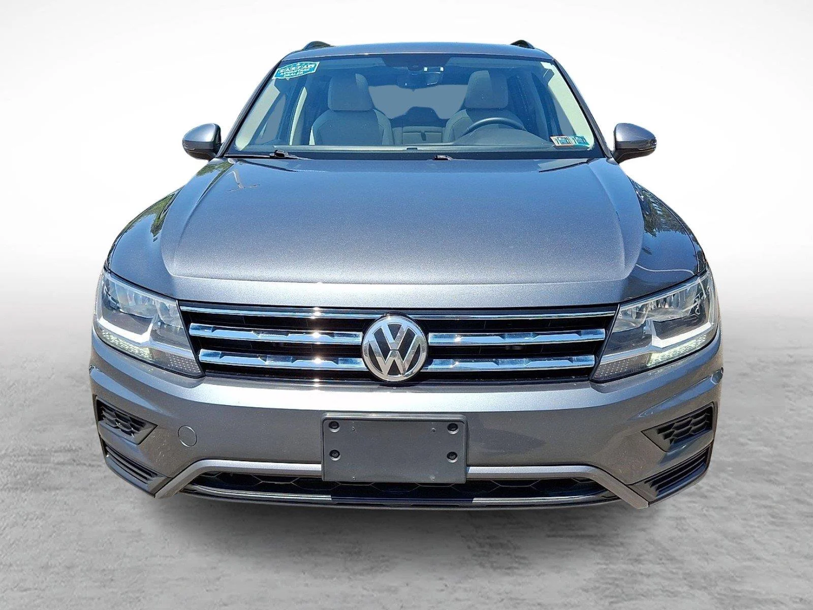 Used 2020 Platinum Gray Metallic Volkswagen SE image 2