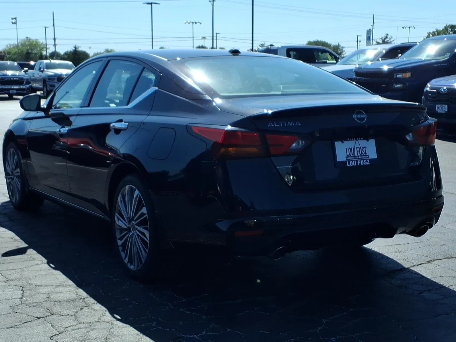 Used 2025 Super Black Nissan SL image 5