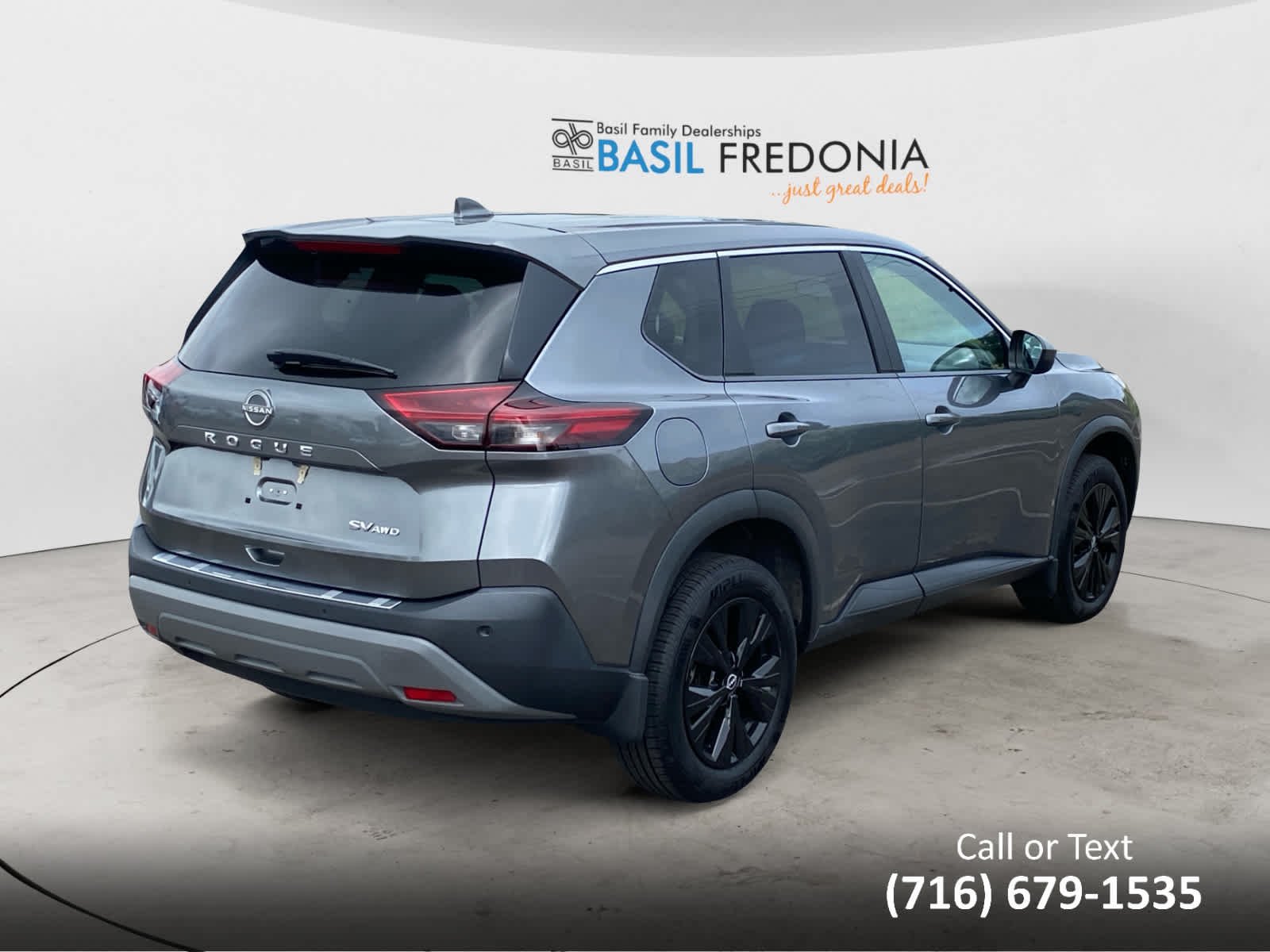 Used 2023 Gun Metallic Nissan SV image 9