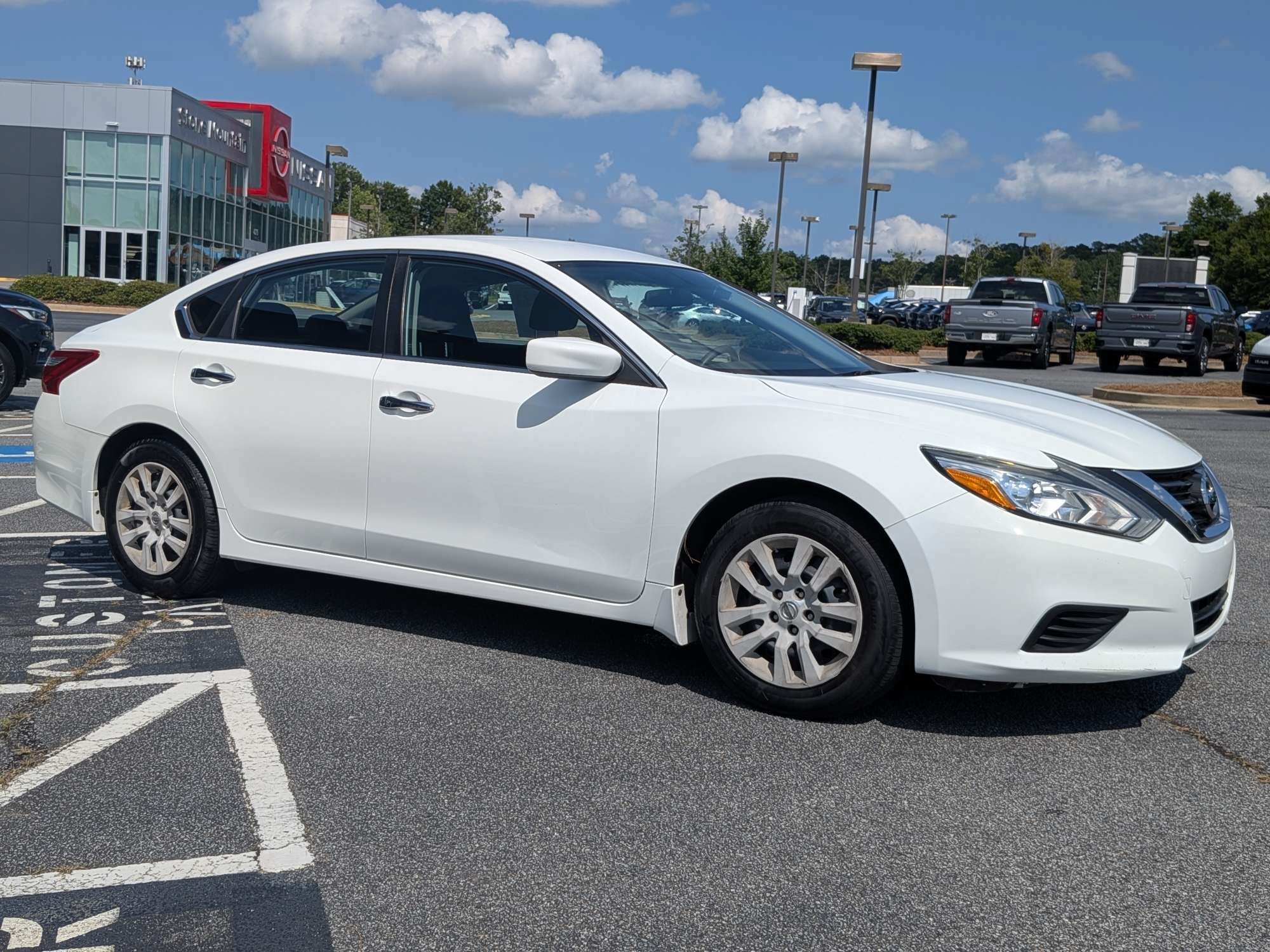 Used 2018 White Nissan 2.5 S image 1