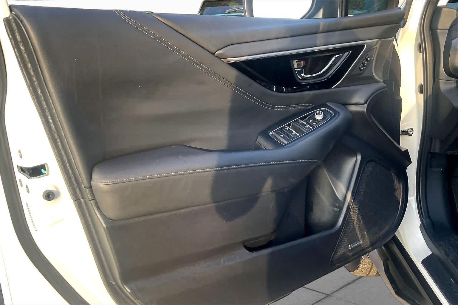 Used 2021 Crystal White Pearl Subaru Limited image 21