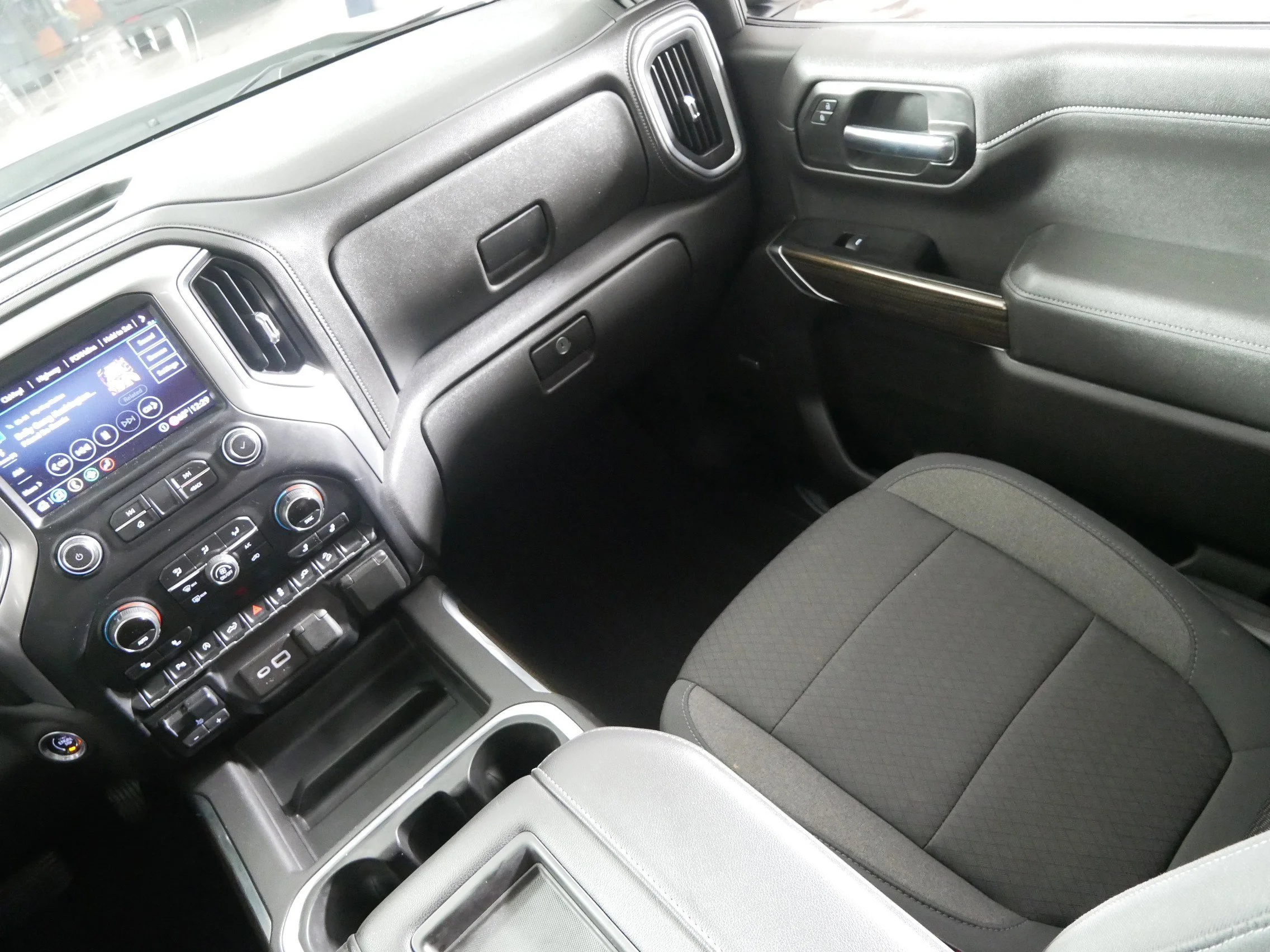 2020 Chevrolet Silverado 1500 RST - Photo 11