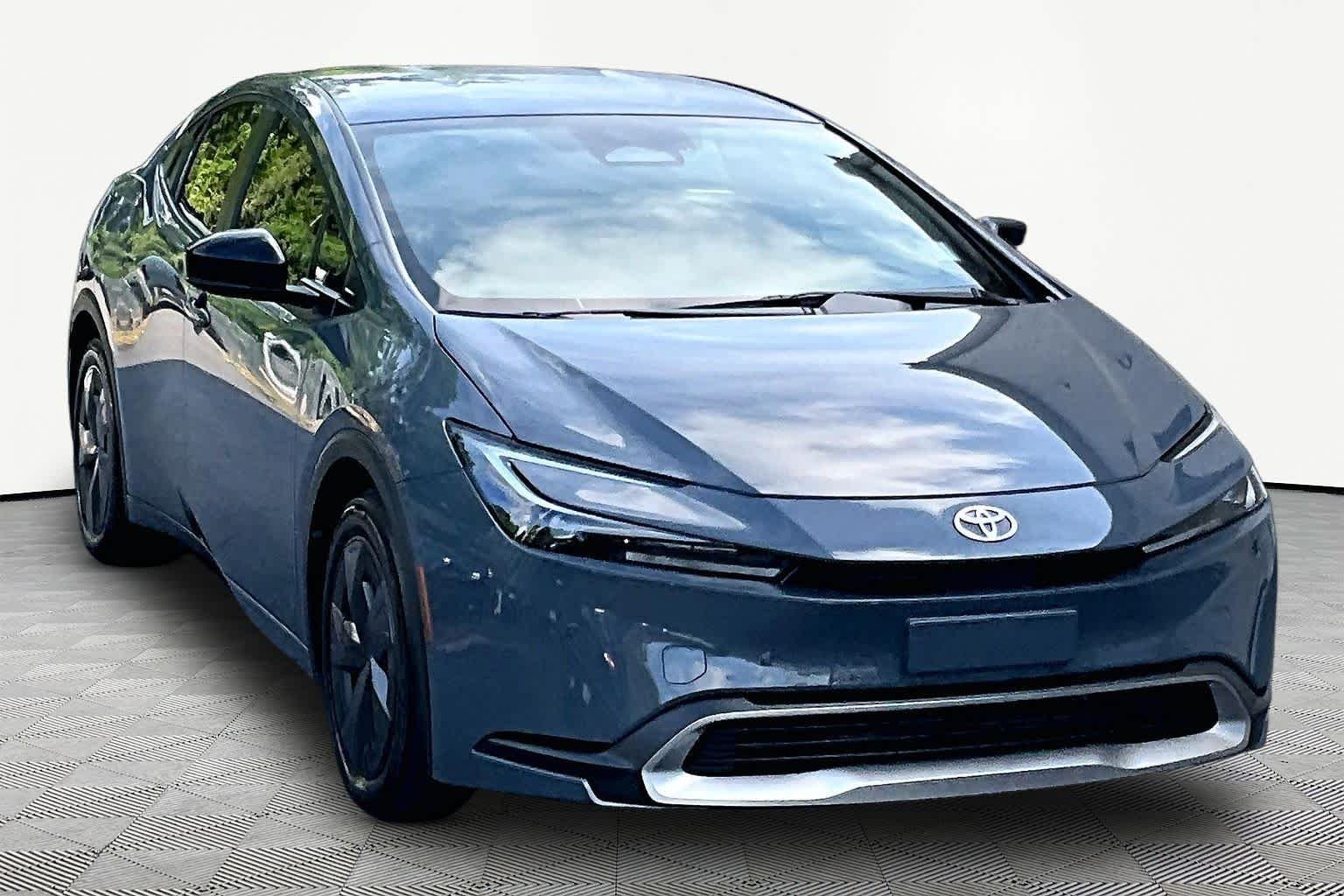 Certified Used 2026 Guardian Gray Toyota SE image 3
