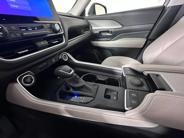 Used 2024 Black Toyota XLE image 31