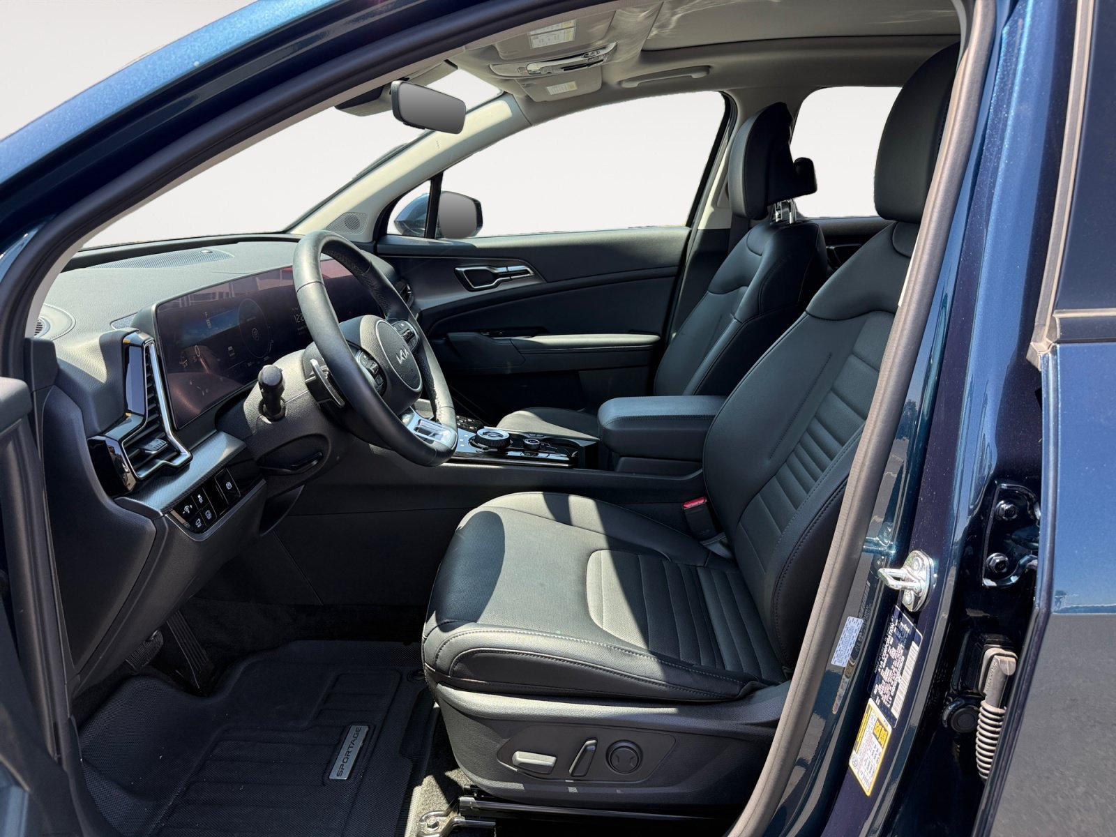 Used 2025 Vesta Blue Kia SX-Prestige image 10