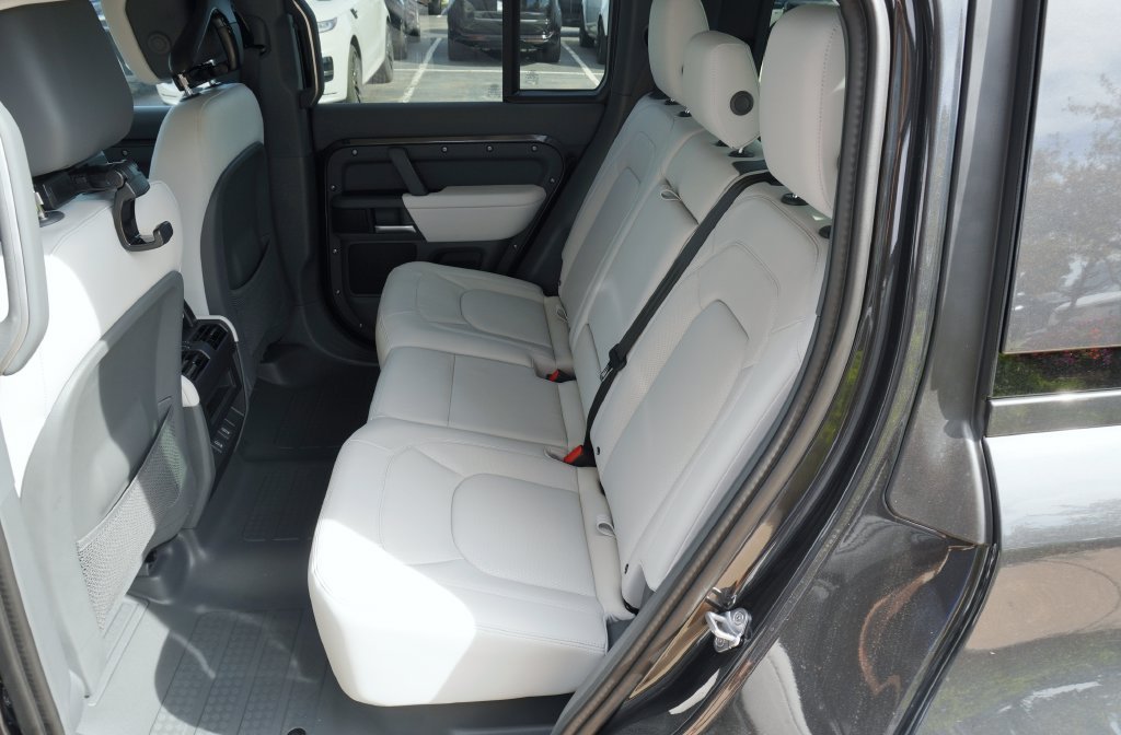 New 2026 Carpathian Grey Land Rover X-Dynamic SE image 29