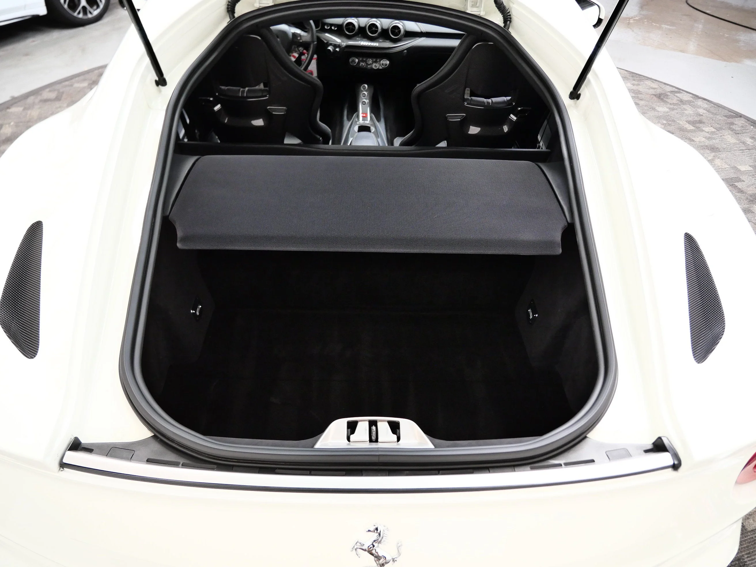 Certified Used 2014 Bianco Avus Ferrari Berlinetta image 33