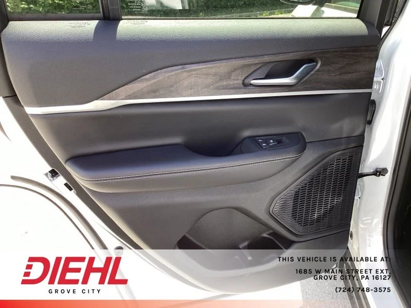 Used 2026 White Jeep Altitude image 12