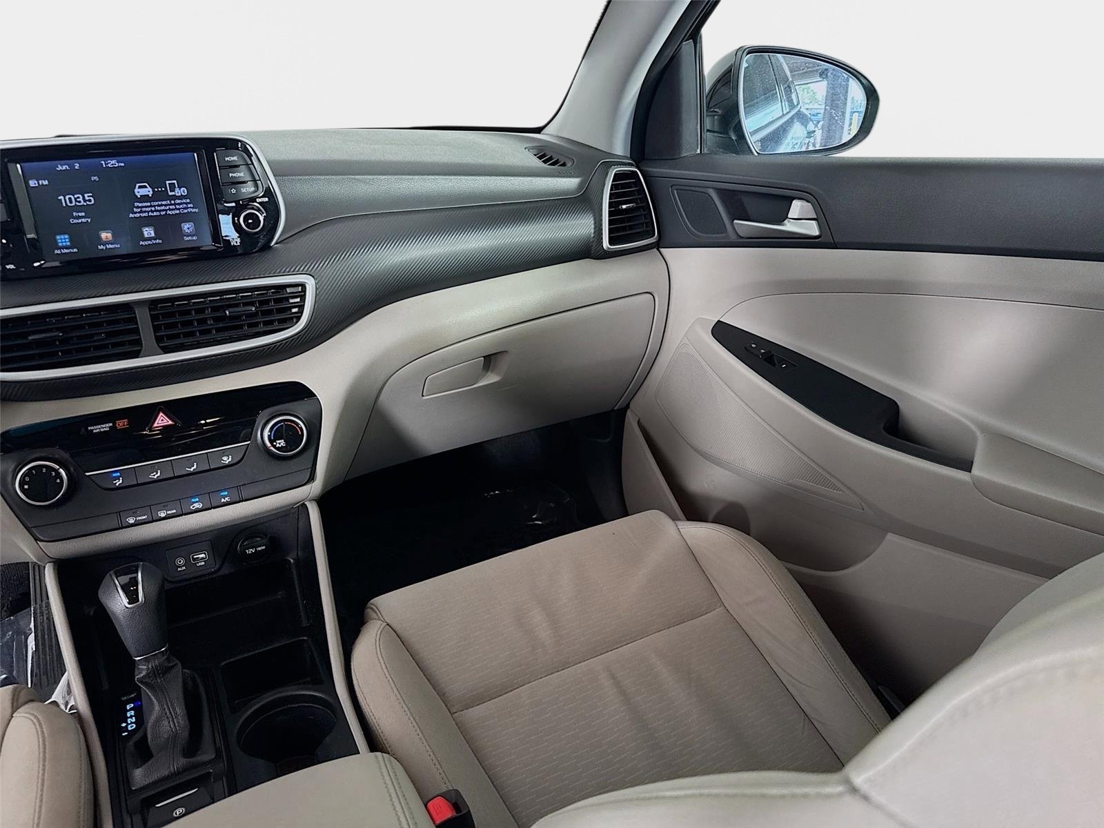 Used 2019 Black Noir Pearl Hyundai SE image 22