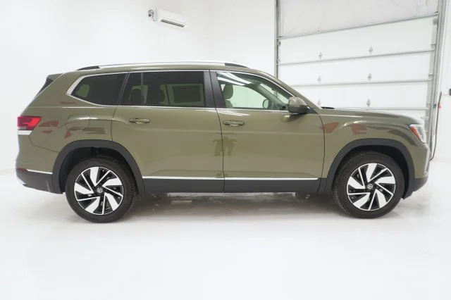 New 2026 Avocado Green Pearl Volkswagen 2.0T SEL image 4