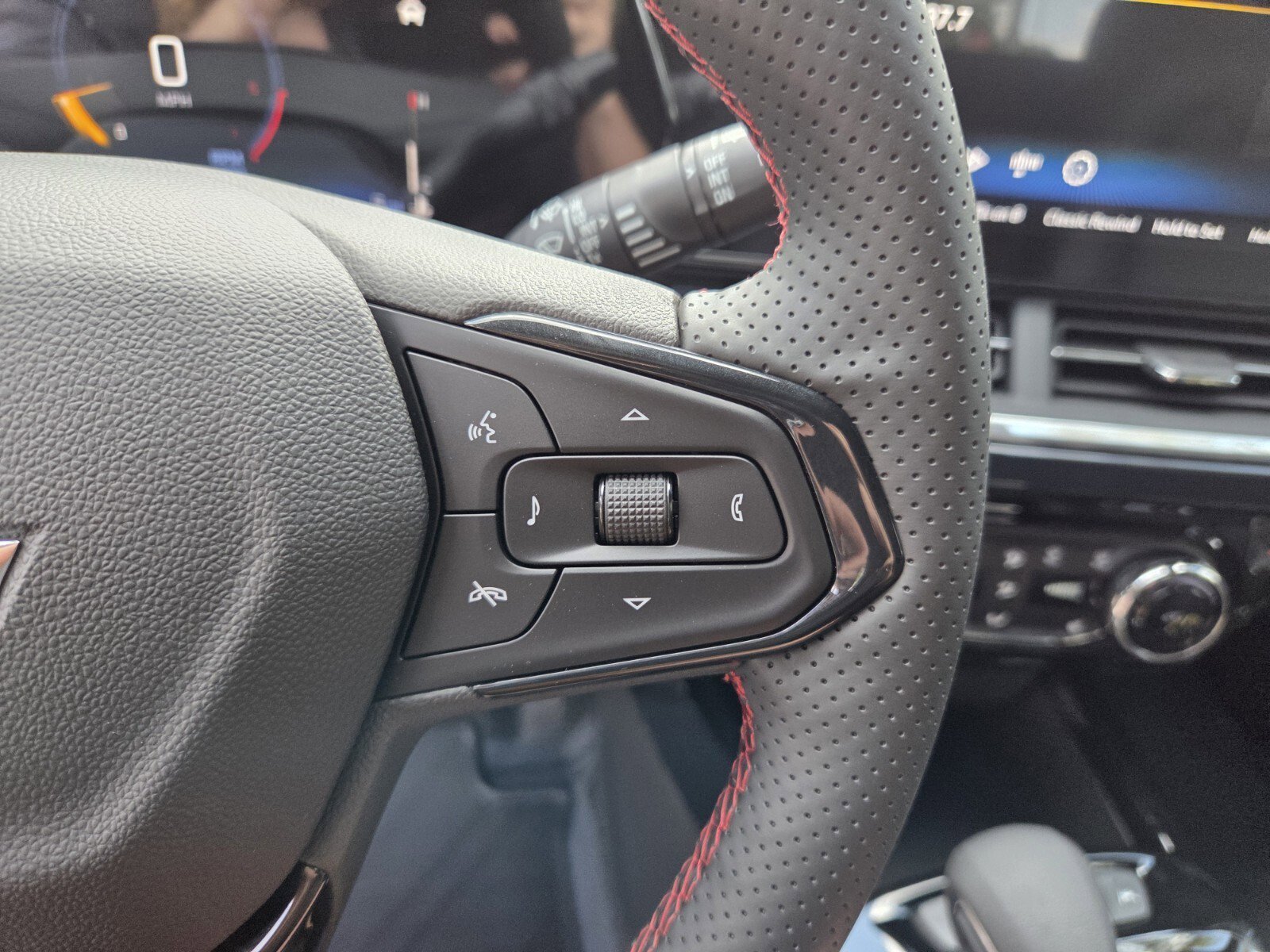 2026 Chevrolet Trax RS - Photo 33
