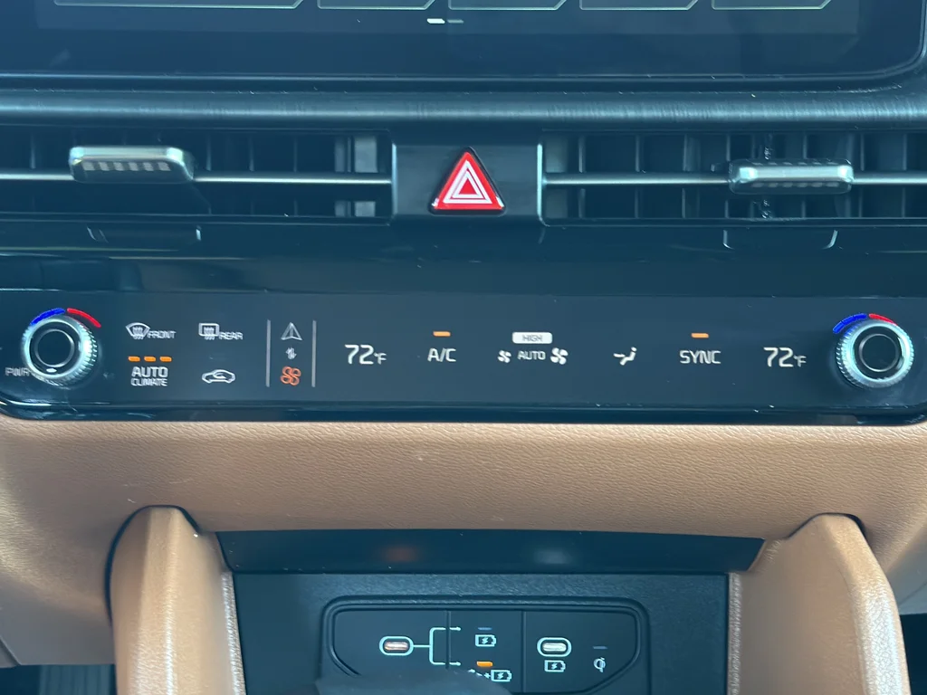 Used 2026 Black Kia X-Line image 19