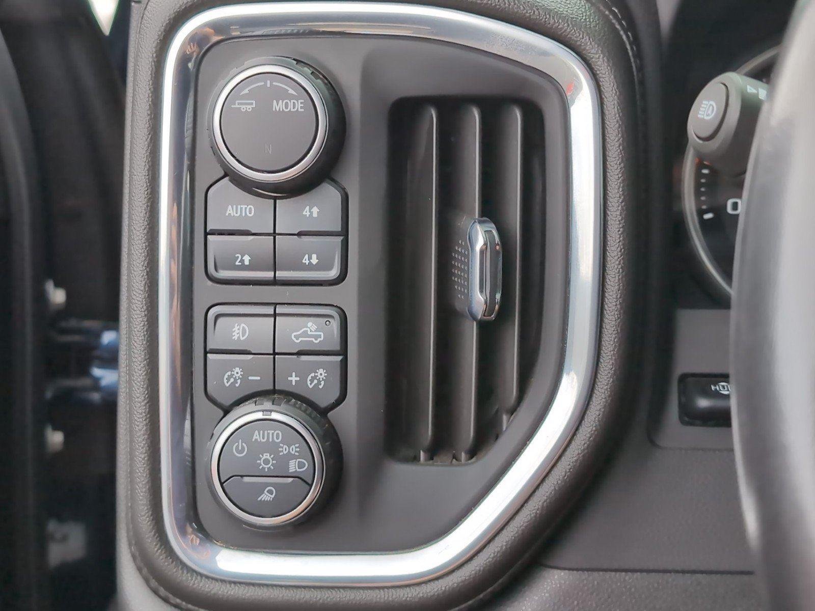 Used 2022 Northsky Blue Metallic Chevrolet High Country image 32
