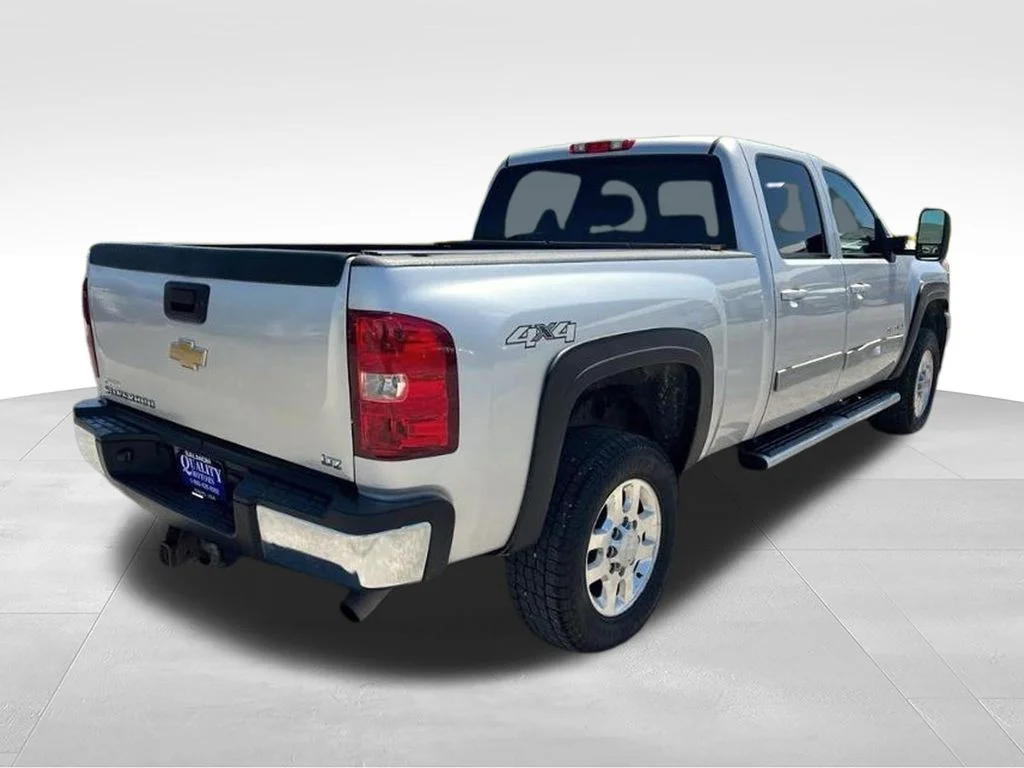 Used 2013 Silver Chevrolet LTZ image 5