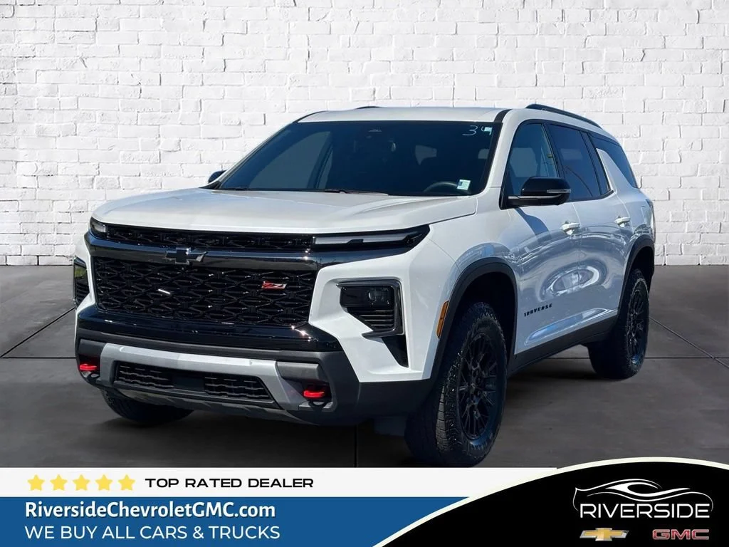Used 2025 Iridescent Pearl Tricoat Chevrolet Z71 image 1