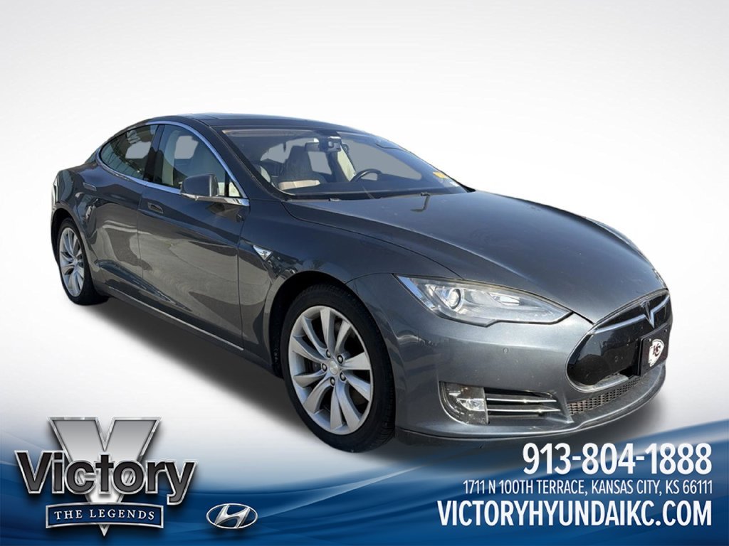 Used 2014  Tesla Base image 3
