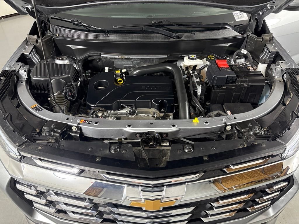 Used 2025 Gray Chevrolet LT image 40