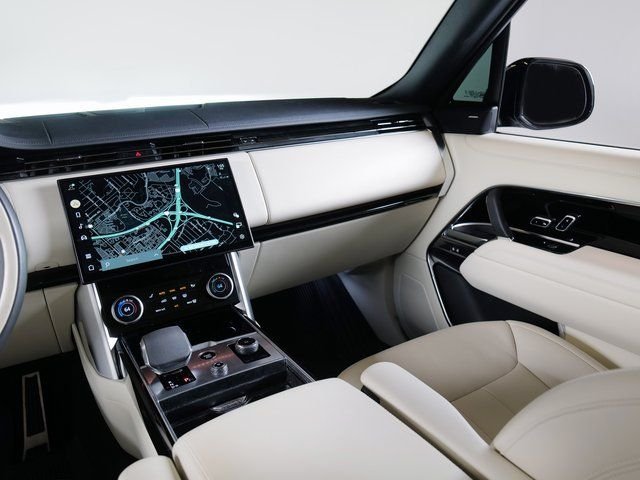 Certified Used 2023 Ostuni White Pearl Land Rover SE image 17