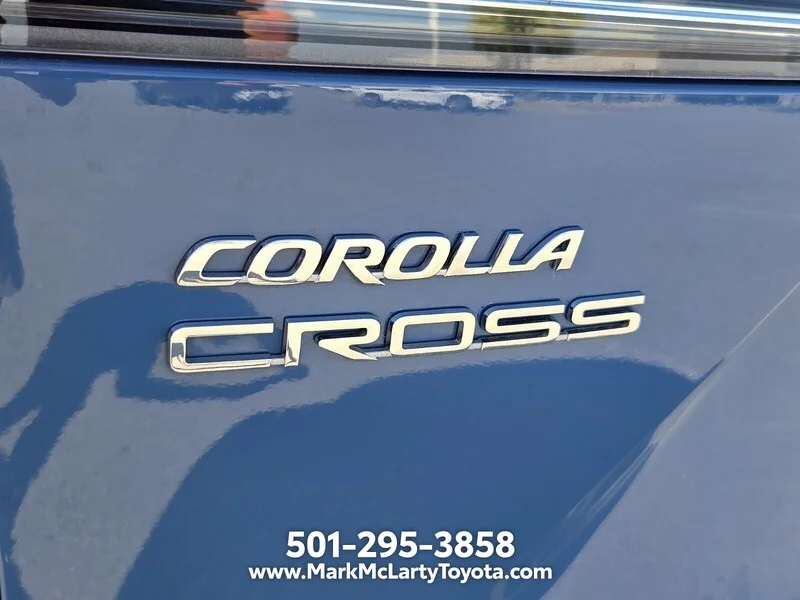 Used 2026 Blue TOYOTA XLE 2WD image 18