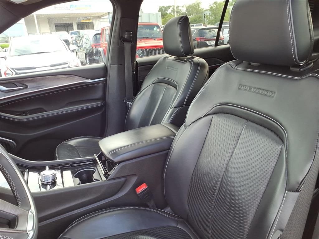 Used 2023 White Jeep Overland image 10