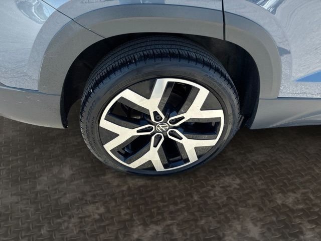 Certified Used 2023 Pure Gray Volkswagen 1.5T SEL image 3