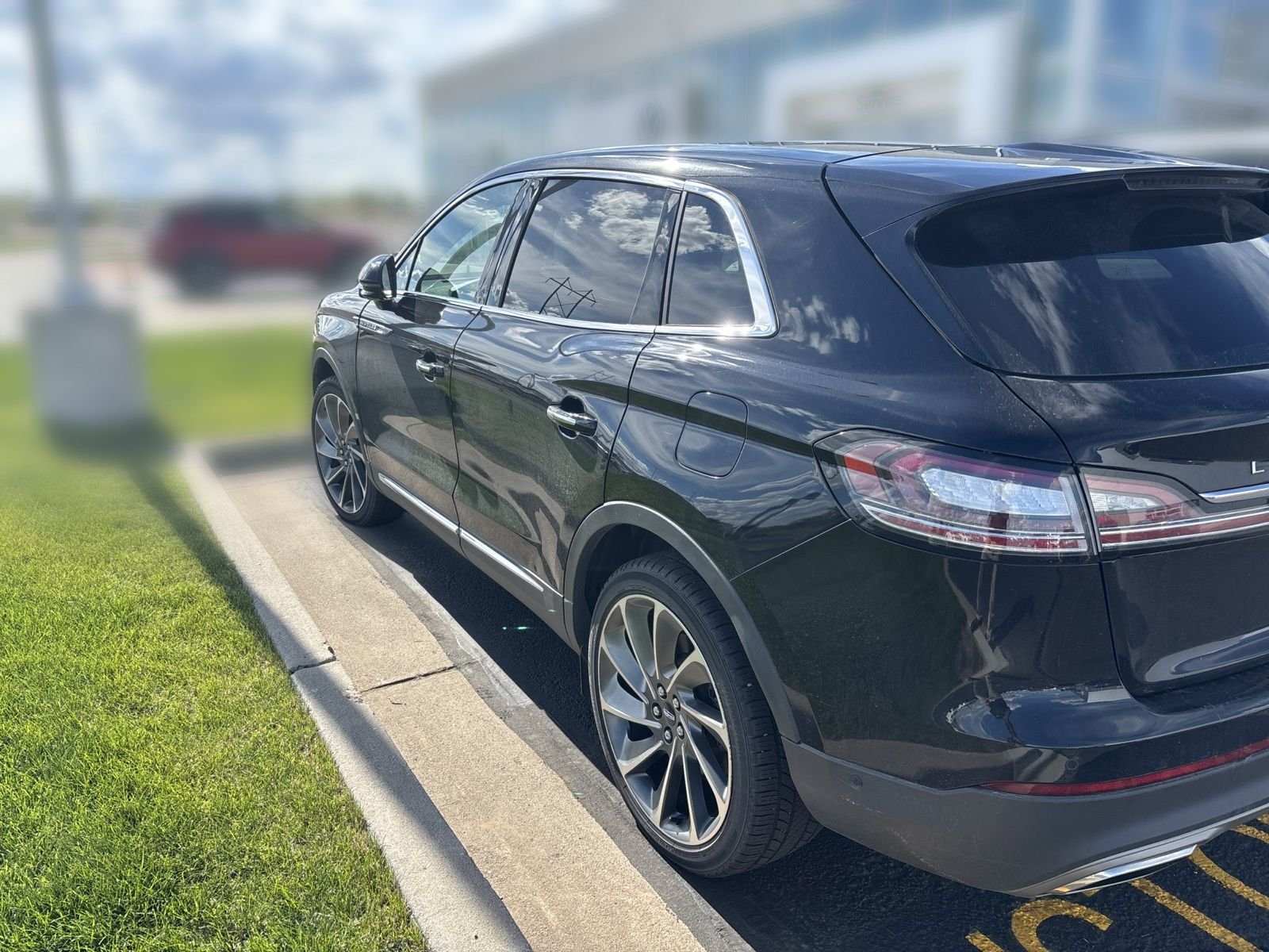 Used 2020 Black Lincoln Reserve image 3