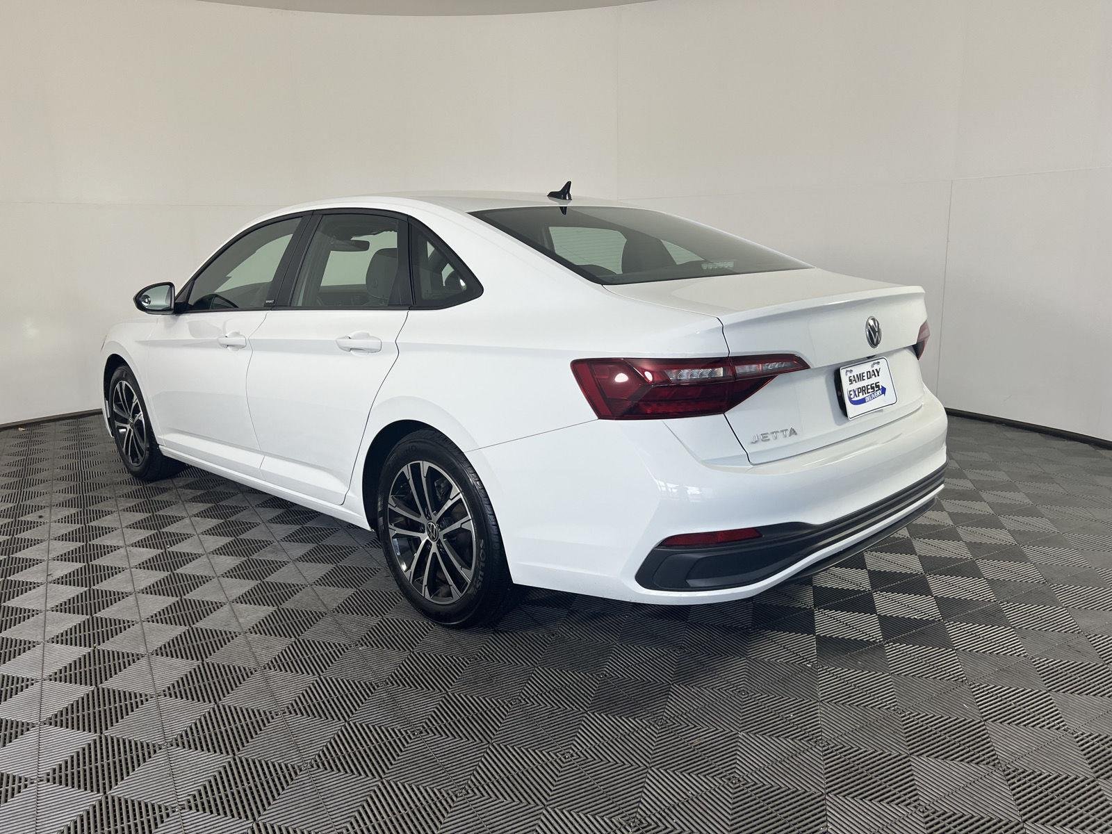 Used 2023 Pure White Volkswagen Sport image 5