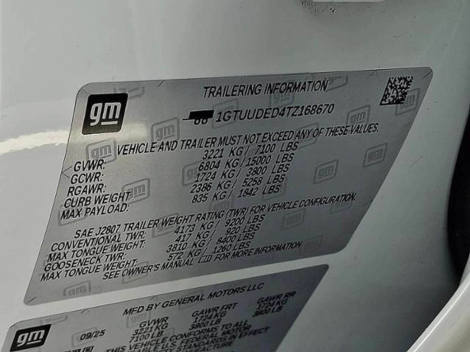 Used 2026 Summit White GMC SLT image 29